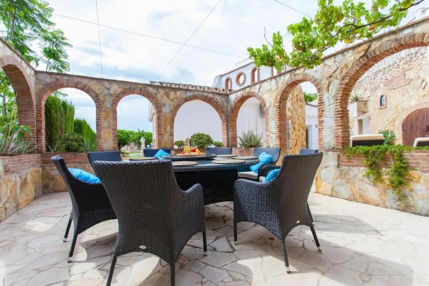 Summer Offers! Fabulous Luxury Villa Near The Beach Sleeps 8 Benalmádena Dış mekan fotoğraf