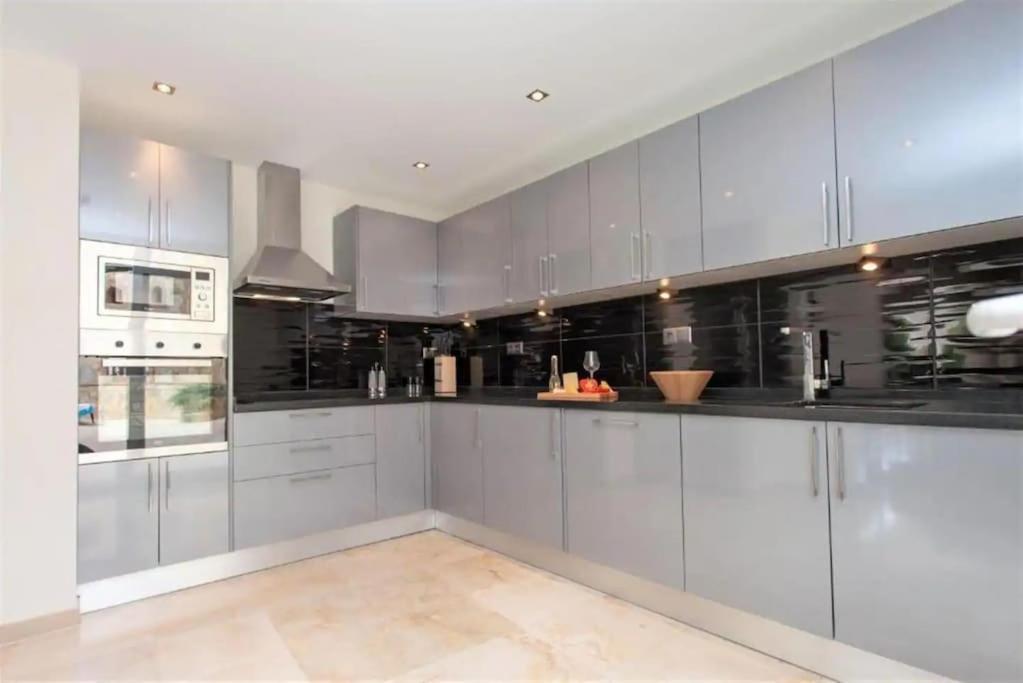 Summer Offers! Fabulous Luxury Villa Near The Beach Sleeps 8 Benalmádena Dış mekan fotoğraf